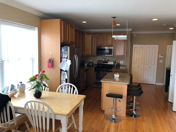 2nd image of 3011 N Clifton Ave #304