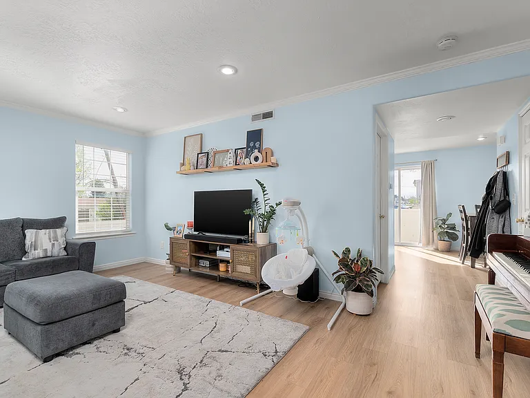 1003 N 1250 W — Photo 3