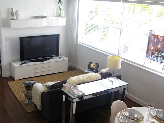 2nd image of 935 Euclid Ave APT 11