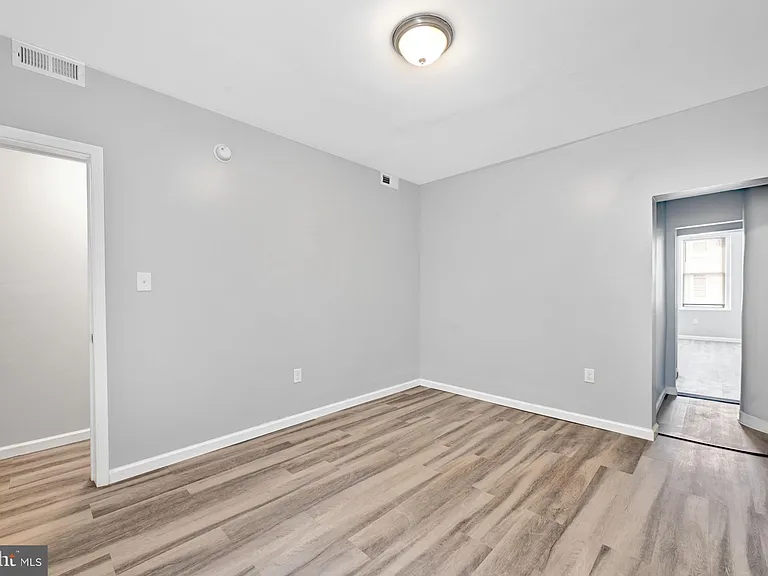 319 E 22nd St #2 — Photo 2