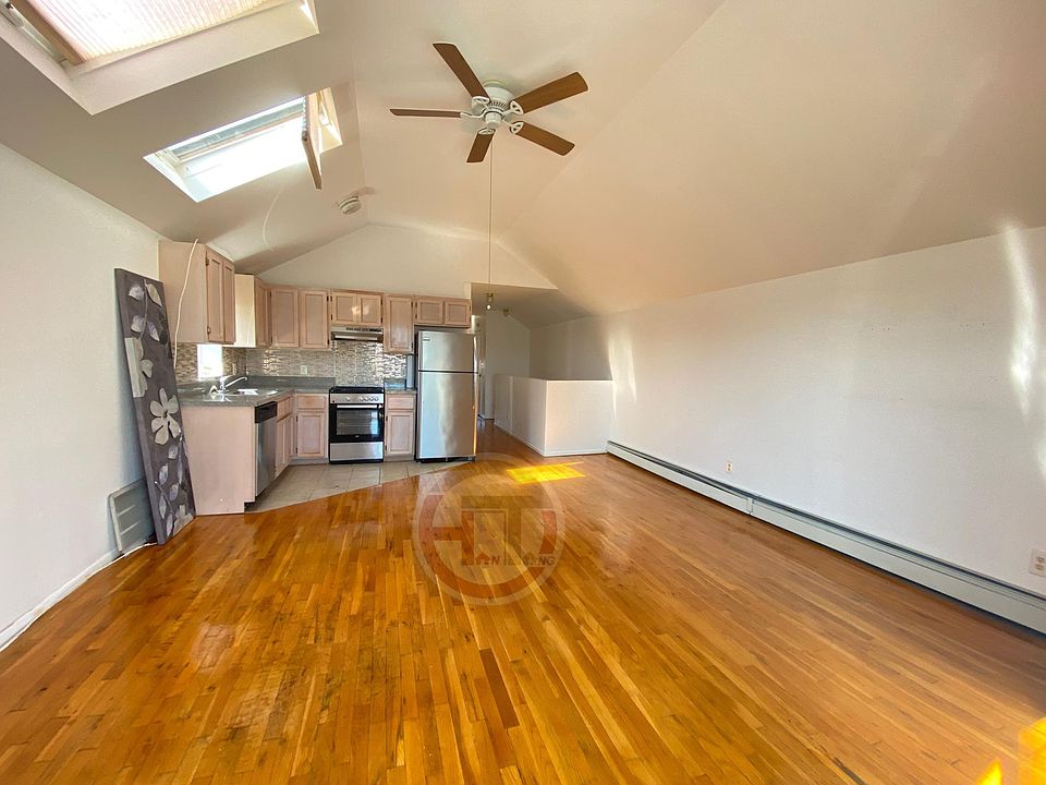 1st image of 259 Davis Ave APT 2