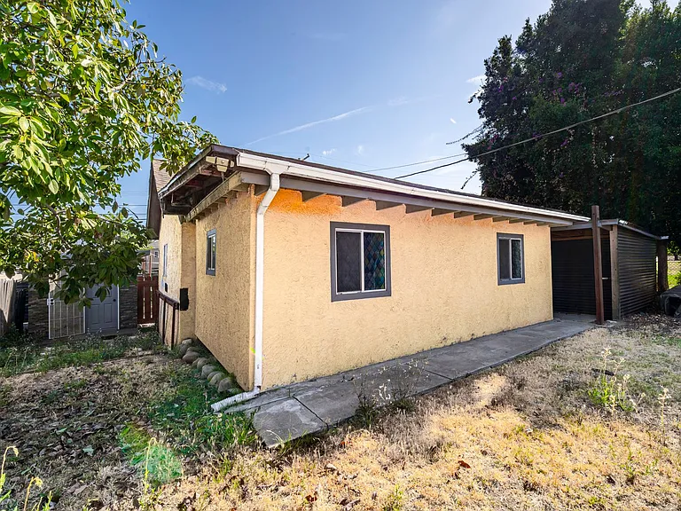 3041 Valle Ave — Photo 7