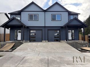 1542 Barn St #A, Woodburn, OR 97071
