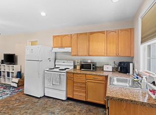 608 Longwood Ave #B, Farmville, VA 23901