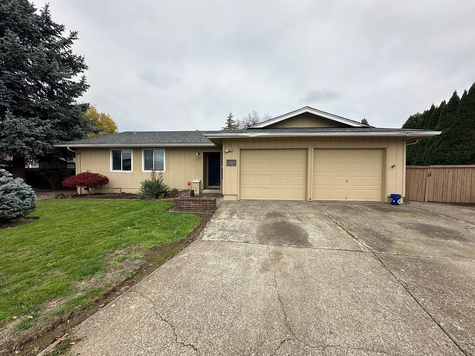 3 bed, 1351 sqft, $2,300 — Photo 1