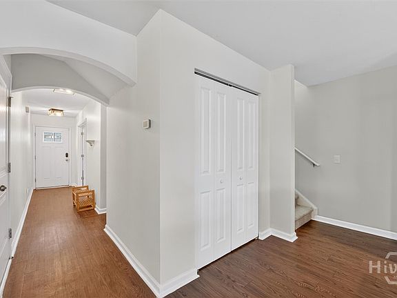 3rd image of 9 Summer Place Drive