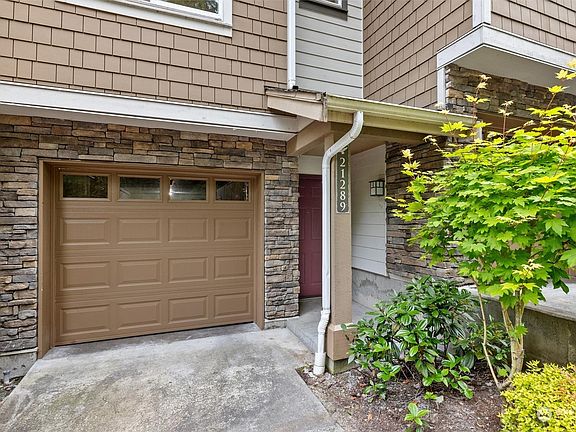4th image of 21289 SE 42nd Place