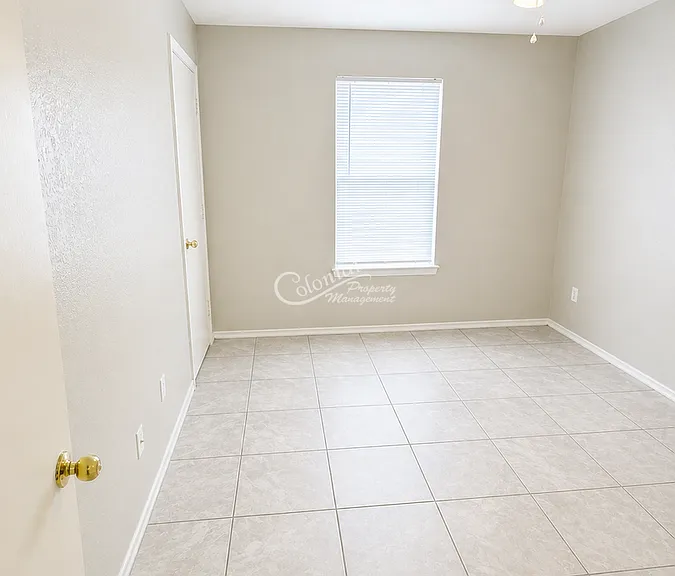 1501 Benttree Dr #B — Photo 11