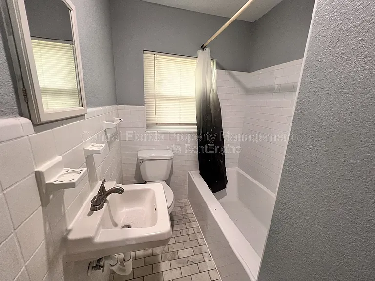 1110 Poinsettia Ave #B — Photo 11