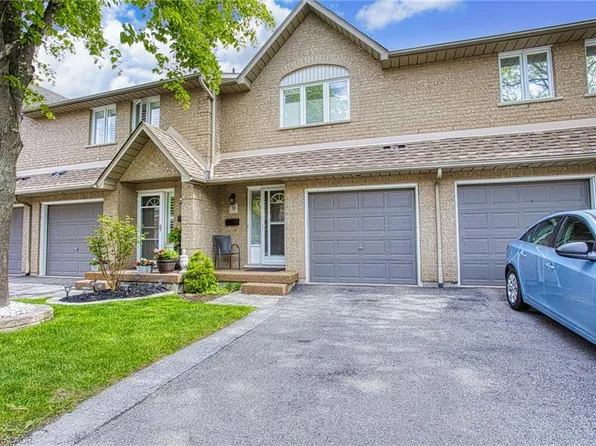 100 Vineberg Dr #9, Hamilton, ON L8W 3X4