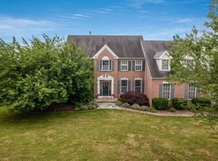 5 Autumn Ridge Ln, Phillipsburg, NJ 08865