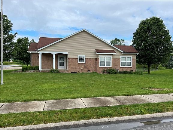 4th image of 453 Glenview Dr #1B