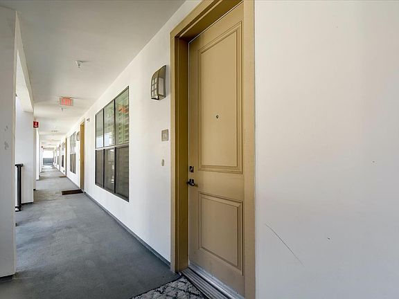 4th image of 2585 El Camino Real APT 316