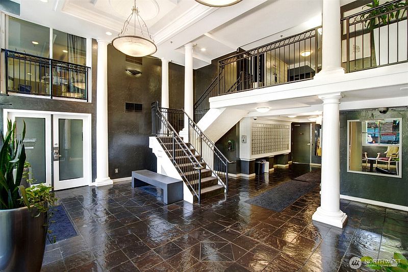 3rd image of 425 Vine Street #510