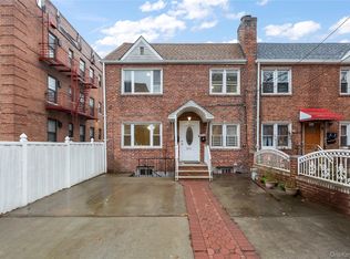 9141 195th St, Hollis, NY 11423