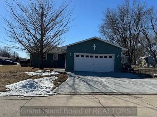 2672 O'Flannagan St, Grand Island, NE 68803