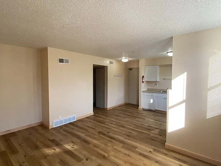 304 Melody Ln — Photo 7