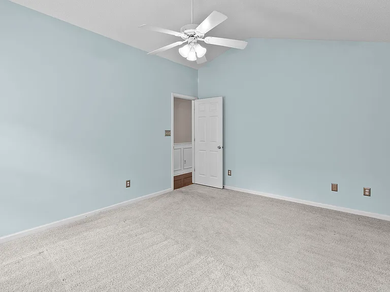 530 Sunpointe Dr — Photo 19
