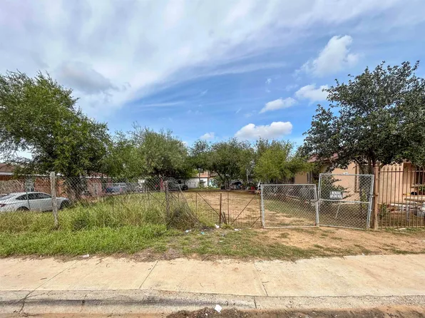 2818 Norton St, Laredo, TX 78046