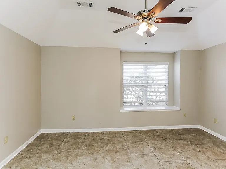 5305 Oak Court Cv N — Photo 11