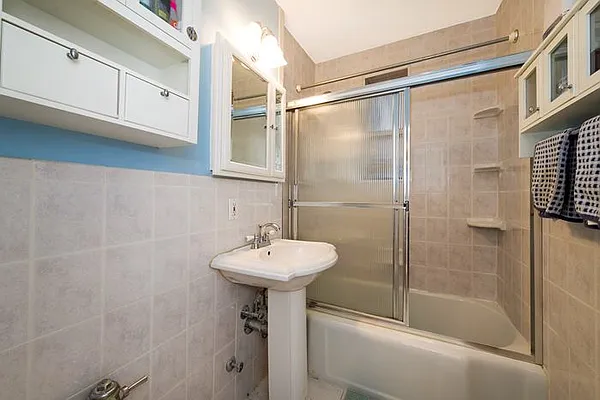 Sold by SBNY RE | media 29