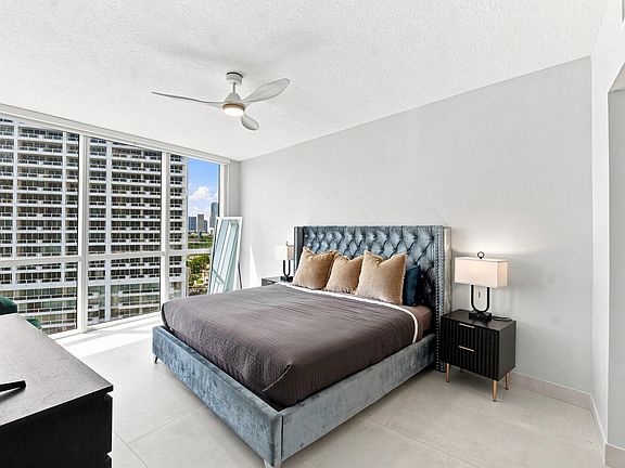 4th image of 1750 N BAYSHORE Drive #1202