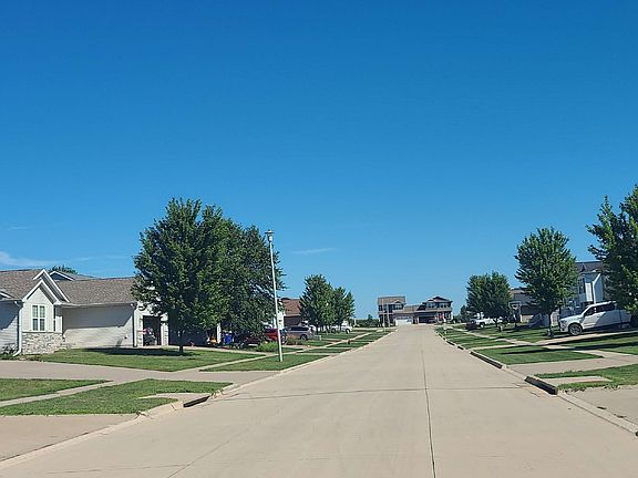 5th image of 190 N Sunset Dr