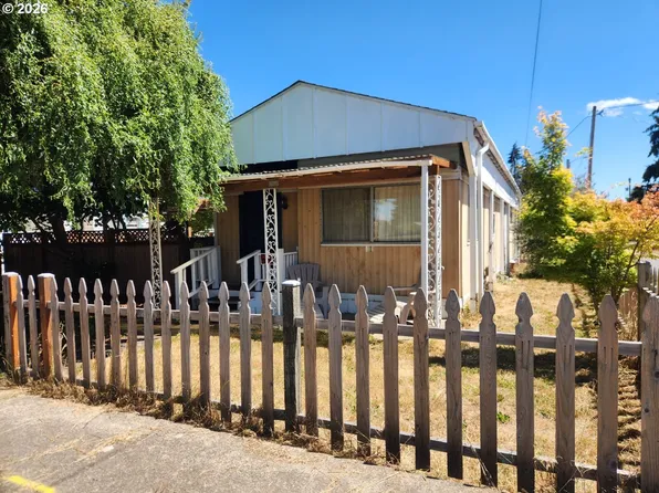 711 Getchell St, Amity, OR 97101