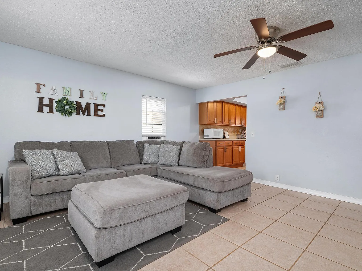 3 bed, 1626 sqft, $4,600 — Photo 3