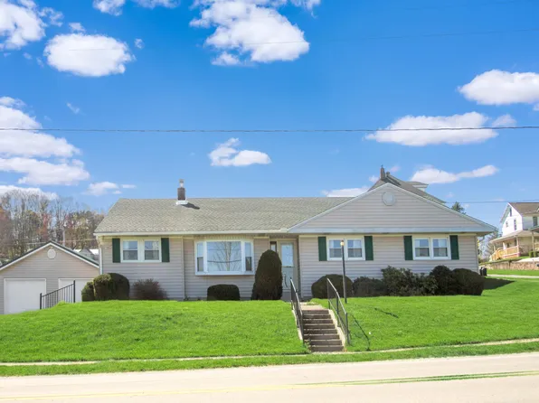 74 3rd St, Falls Creek, PA 15840