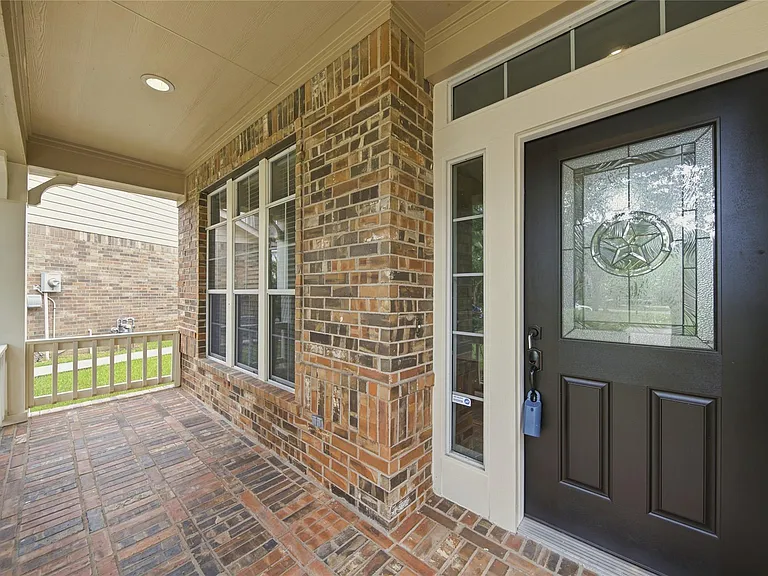 5531 Cranston Ct — Photo 2