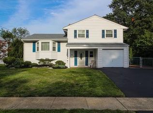 73 Eden Ave, Edison, NJ 08817