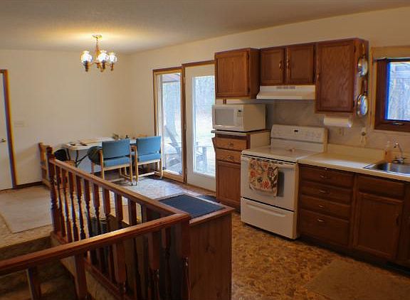 3rd image of 14878 Oakwood Dr