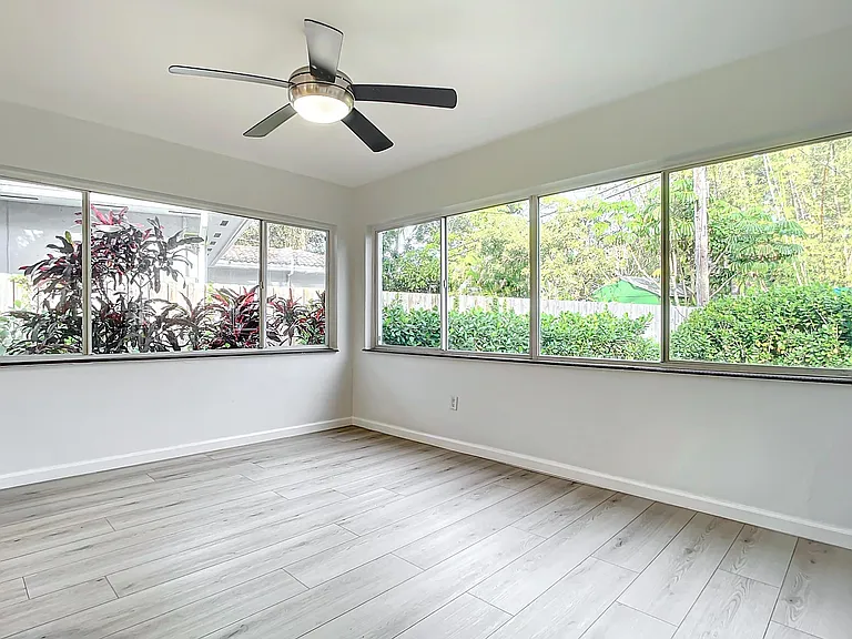 1701 SW 14th Ct — Photo 5
