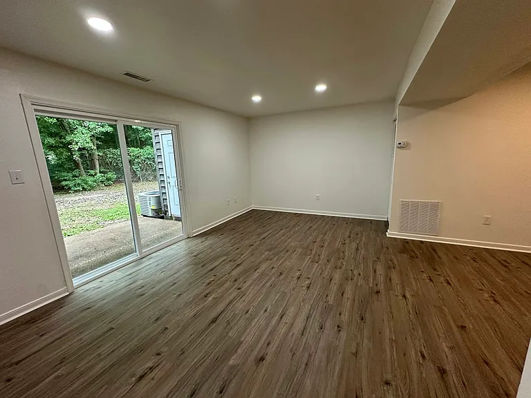 430 Hickorywood Cir — Photo 10