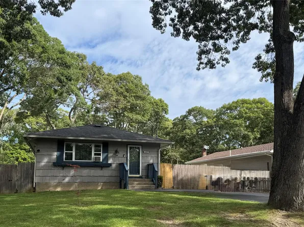 129 Shinnecock Avenue, Mastic, NY 11950