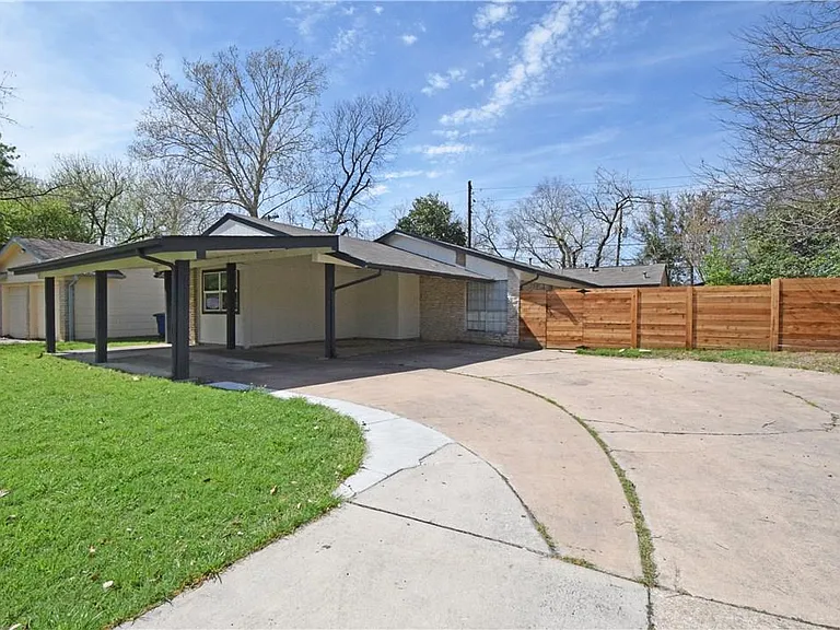 6400 Brookside Dr #B — Photo 1