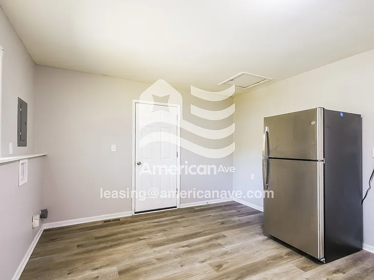 1378310_005_dining_room_12785940.jpg