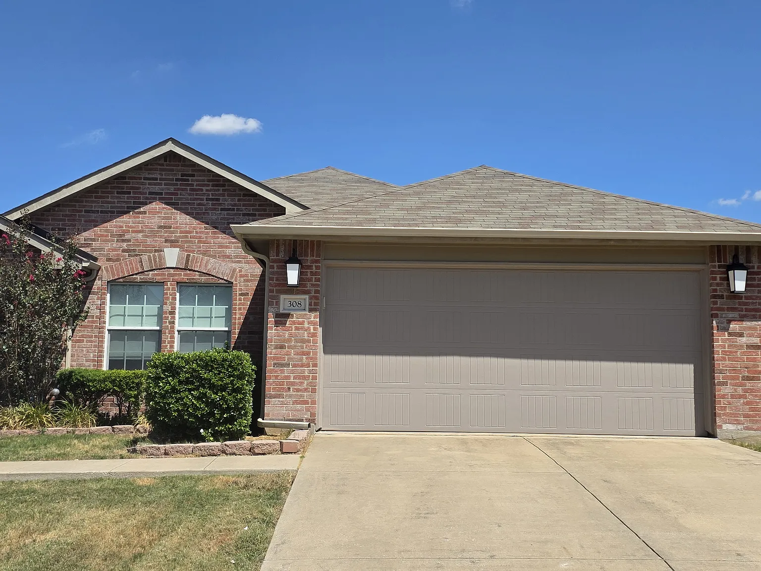 308 Coneflower Dr — Photo 1