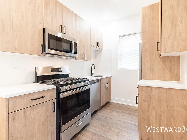 6211 N Glenwood Ave #2 — Photo 2