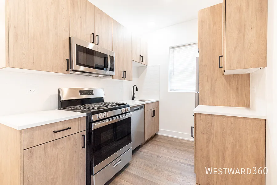 Building Photo - 6211 N Glenwood Ave #1