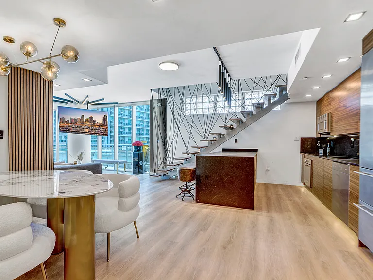 92 SW 3rd St #901 — Photo 14