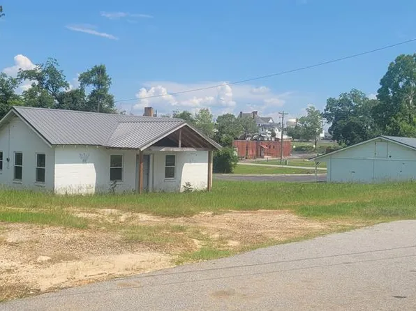 306 Elk St N, Douglas, GA 31533