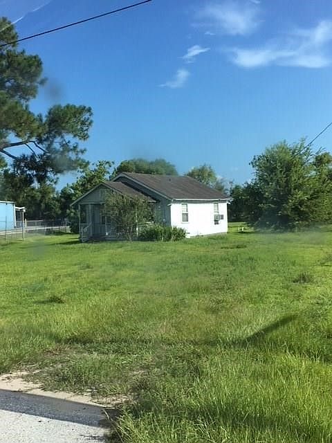 2nd image of 29818 E Highway 6