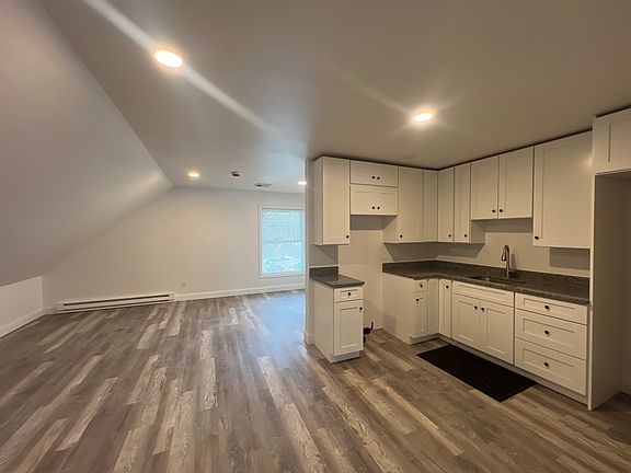 4th image of 309 Main St #1