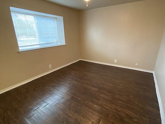 5th image of 6761 Calmont Ave #211