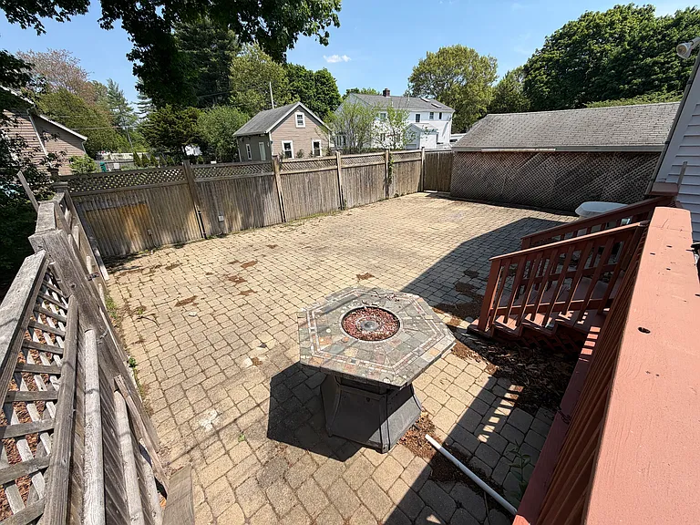 Pond St — Photo 18