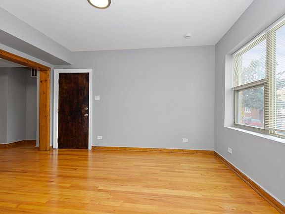 4th image of 6000-02 S Whipple St #1E