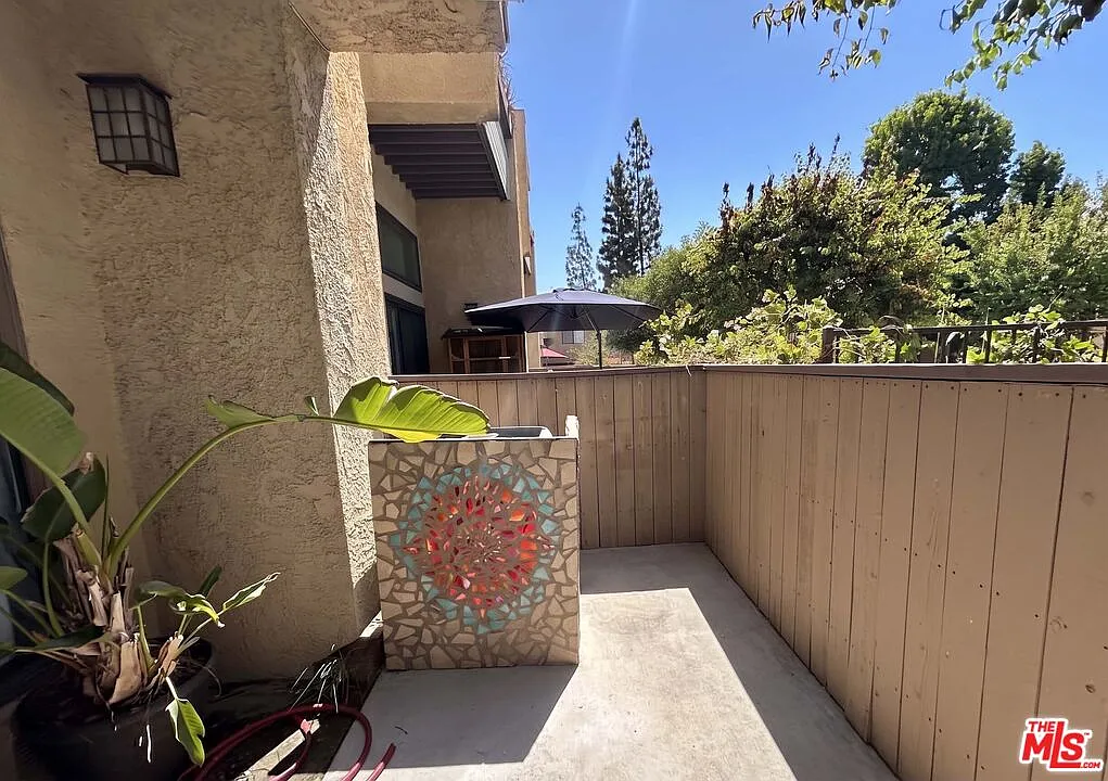 2 bed, 2.0 bath, 1335 sqft, $3,395 — Photo 2