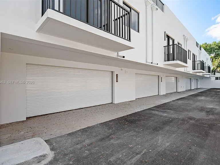 720 NW 55th Ter #720 — Photo 25